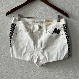 NWT - New With Tags - Universal Thread - White High Waisted Shortie Shorts-Size8